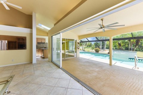 Villa ou maison à vendre à Punta Gorda, Floride: 3 chambres, 168.43 m2 № 1164721 - photo 4