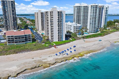 Condominio en venta en Riviera Beach, Florida, 2 dormitorios, 133.04 m2 № 1038423 - foto 1