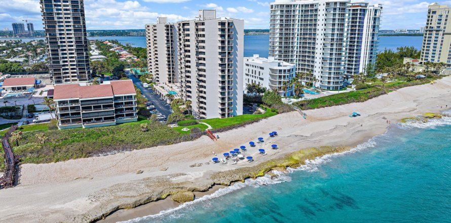 Condominio en Riviera Beach, Florida, 2 dormitorios  № 1038423