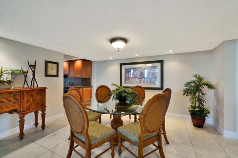 Condominio en venta en Riviera Beach, Florida, 2 dormitorios, 133.04 m2 № 1038423 - foto 2