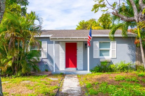 House in Fort Lauderdale, Florida 2 bedrooms, 84.45 sq.m. № 1038387 - photo 14