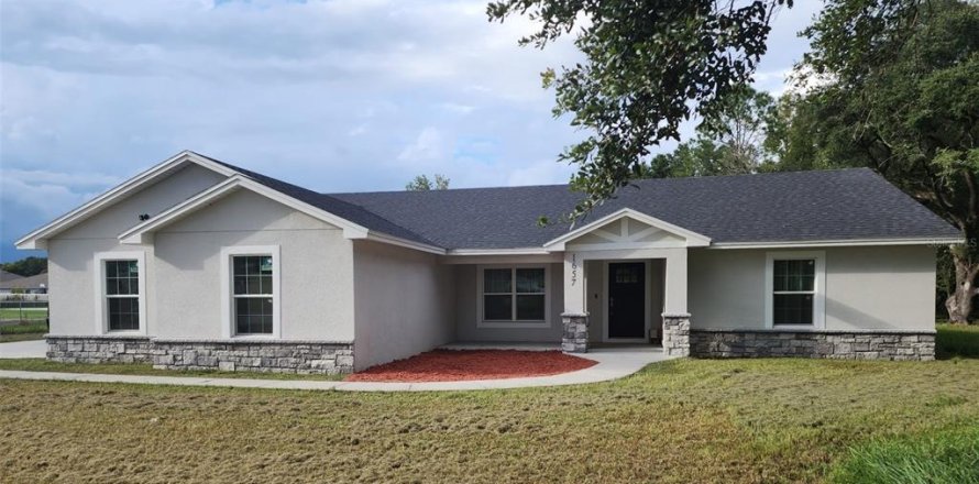 House in Lakeland, Florida 4 bedrooms, 185.8 sq.m. № 1408557