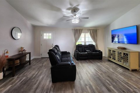 House in Lakeland, Florida 4 bedrooms, 185.8 sq.m. № 1408557 - photo 4