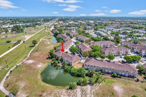 Copropriété à vendre à Hialeah, Floride: 2 chambres, 89.84 m2 № 1210287 - photo 6