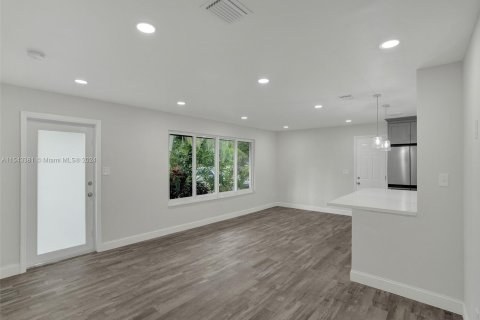 Casa en venta en North Palm Beach, Florida, 5 dormitorios, 200.02 m2 № 1043878 - foto 7