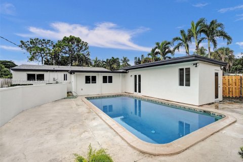 Villa ou maison à vendre à North Palm Beach, Floride: 5 chambres, 200.02 m2 № 1043878 - photo 1