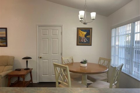 Condo in Lutz, Florida, 2 bedrooms  № 1338463 - photo 8