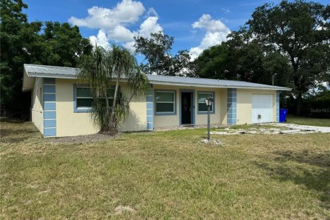 House in Sebring, Florida 3 bedrooms, 111.48 sq.m. № 1338464 - photo 1