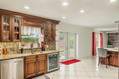 Villa ou maison à vendre à Kissimmee, Floride: 4 chambres, 221.11 m2 № 1342216 - photo 18