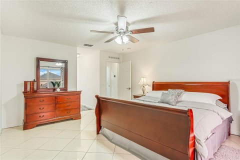 Villa ou maison à vendre à Kissimmee, Floride: 4 chambres, 221.11 m2 № 1342216 - photo 23