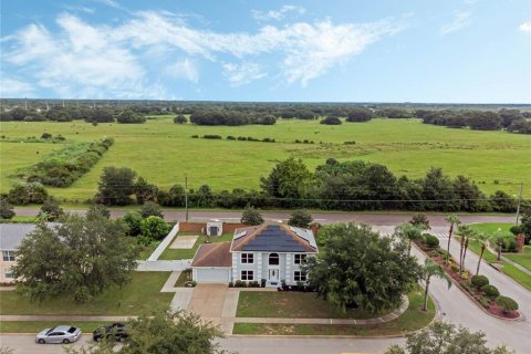 Villa ou maison à vendre à Kissimmee, Floride: 4 chambres, 221.11 m2 № 1342216 - photo 1