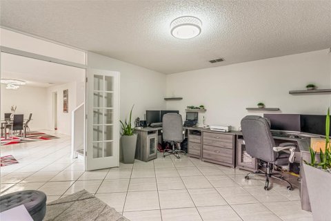 Villa ou maison à vendre à Kissimmee, Floride: 4 chambres, 221.11 m2 № 1342216 - photo 22