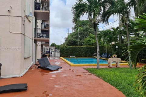 Condo in Miami, Florida, 2 bedrooms  № 1381582 - photo 21