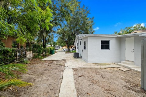 Villa ou maison à vendre à Miami, Floride: 3 chambres, 87.7 m2 № 1381628 - photo 7