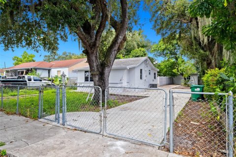 Villa ou maison à vendre à Miami, Floride: 3 chambres, 87.7 m2 № 1381628 - photo 3