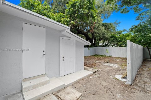 Villa ou maison à vendre à Miami, Floride: 3 chambres, 87.7 m2 № 1381628 - photo 6