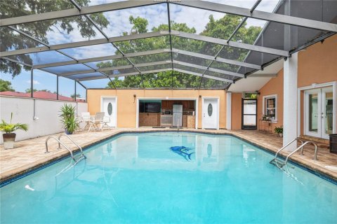 House in Tampa, Florida 3 bedrooms, 192.12 sq.m. № 1349961 - photo 4