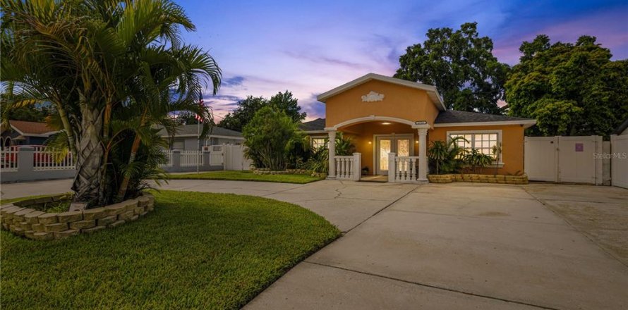 Villa ou maison à Tampa, Floride 3 chambres, 192.12 m2 № 1349961