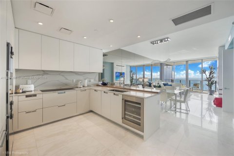 Condo in Sunny Isles Beach, Florida, 2 bedrooms  № 1271451 - photo 3