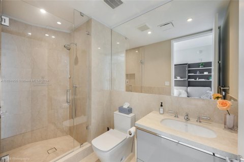 Condo in Sunny Isles Beach, Florida, 2 bedrooms  № 1271451 - photo 10