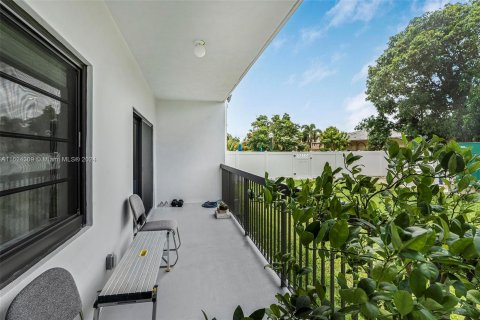 Copropriété à vendre à Hallandale Beach, Floride: 1 chambre, 109.62 m2 № 1271349 - photo 30