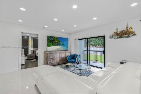 Copropriété à vendre à Hallandale Beach, Floride: 1 chambre, 109.62 m2 № 1271349 - photo 23