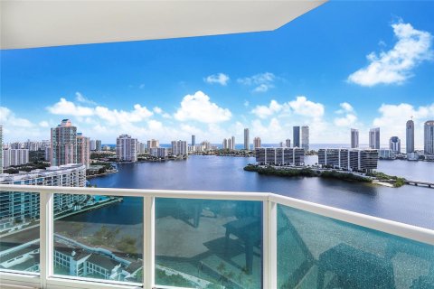 Copropriété à vendre à Aventura, Floride: 4 chambres, 328.22 m2 № 1271347 - photo 2