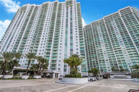 Condominio en venta en Aventura, Florida, 4 dormitorios, 328.22 m2 № 1271347 - foto 24