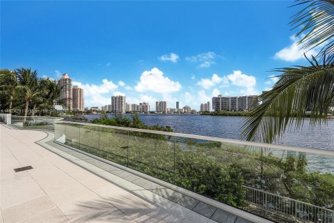 Copropriété à vendre à Aventura, Floride: 4 chambres, 328.22 m2 № 1271347 - photo 12