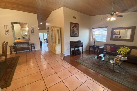 Casa en venta en Miami, Florida, 4 dormitorios, 196.77 m2 № 1269491 - foto 13