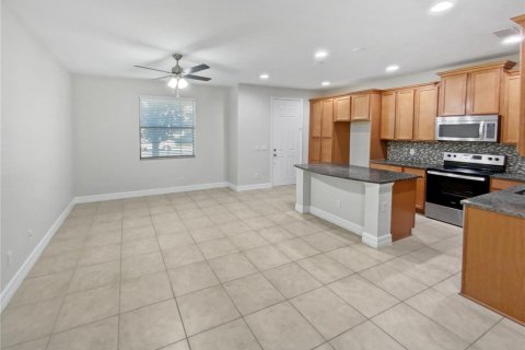 Townhouse in Orlando, Florida 2 bedrooms, 160.26 sq.m. № 1027710 - photo 11