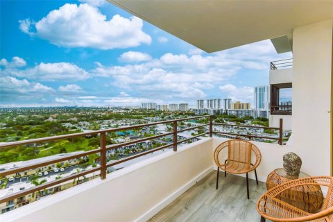 Condominio en venta en Hallandale Beach, Florida, 3 dormitorios, 130.06 m2 № 1220567 - foto 13