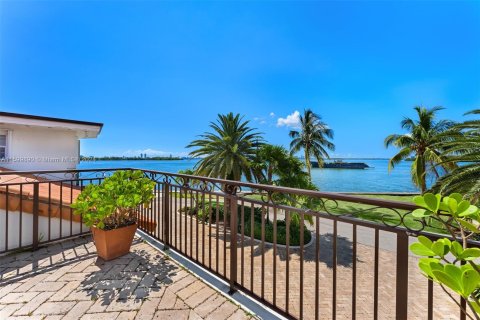 Villa ou maison à vendre à Miami, Floride: 5 chambres, 481.61 m2 № 1220617 - photo 12