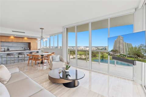 Condo in Aventura, Florida, 2 bedrooms  № 1209540 - photo 1