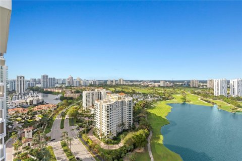 Condo in Aventura, Florida, 2 bedrooms  № 1209540 - photo 27