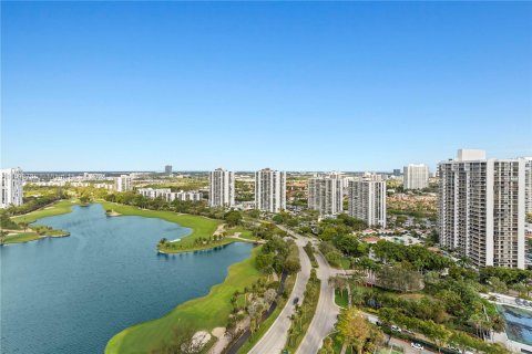 Condominio en venta en Aventura, Florida, 2 dormitorios, 124.49 m2 № 1209540 - foto 30