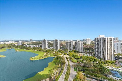 Condo in Aventura, Florida, 2 bedrooms  № 1209540 - photo 29