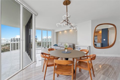 Condo in Aventura, Florida, 2 bedrooms  № 1209540 - photo 17