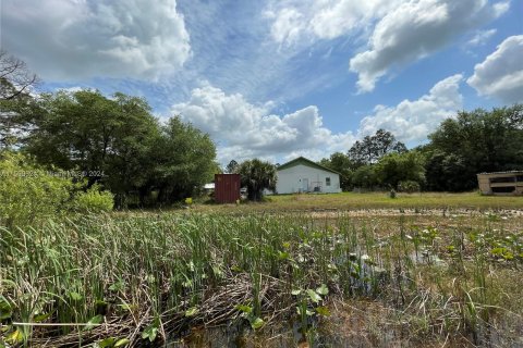 House in Clewiston, Florida 4 bedrooms, 247.86 sq.m. № 1209058 - photo 26