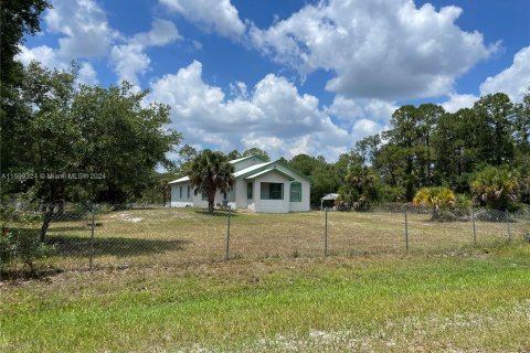 House in Clewiston, Florida 4 bedrooms, 247.86 sq.m. № 1209058 - photo 6