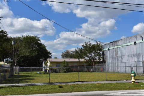 Terrain à vendre à Dania Beach, Floride № 1068102 - photo 3