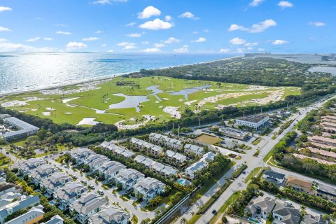 Townhouse in Juno Beach, Florida 2 bedrooms, 158.77 sq.m. № 1044164 - photo 1