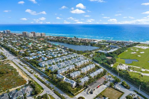 Adosado en venta en Juno Beach, Florida, 2 dormitorios, 158.77 m2 № 1044164 - foto 2