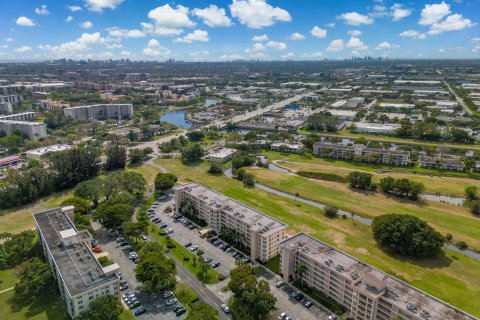 Copropriété à vendre à Pompano Beach, Floride: 3 chambres, 129.13 m2 № 1044161 - photo 2