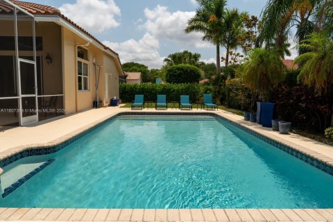 House in Coral Springs, Florida 4 bedrooms, 241.08 sq.m. № 1228399 - photo 12