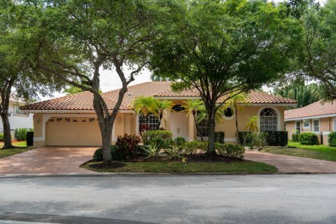 Villa ou maison à vendre à Coral Springs, Floride: 4 chambres, 241.08 m2 № 1228399 - photo 1