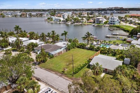 Terreno en venta en Madeira Beach, Florida № 1349005 - foto 6