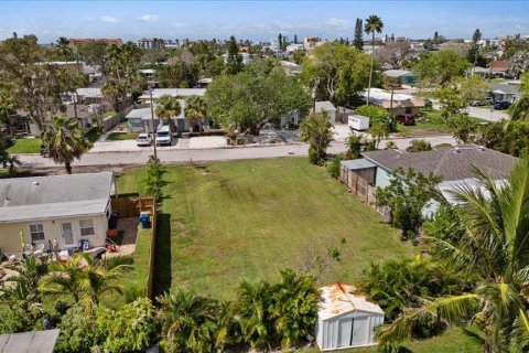 Land in Madeira Beach, Florida № 1349005 - photo 3