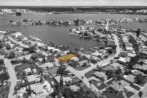 Land in Madeira Beach, Florida № 1349005 - photo 5