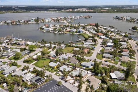 Terreno en venta en Madeira Beach, Florida № 1349005 - foto 9